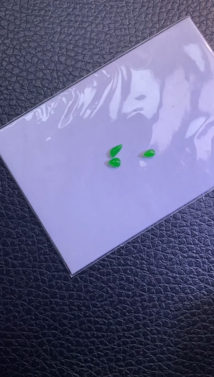 【闪购商品】翡翠未镶嵌挂件水滴