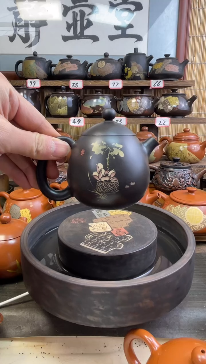 【闪购商品】壶建水紫陶黑色彩填龙蛋壶（150）