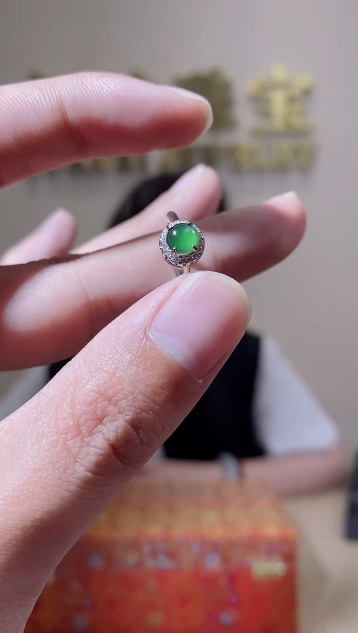 【闪购商品】翡翠戒指银S925镶嵌天然A货翡翠）
