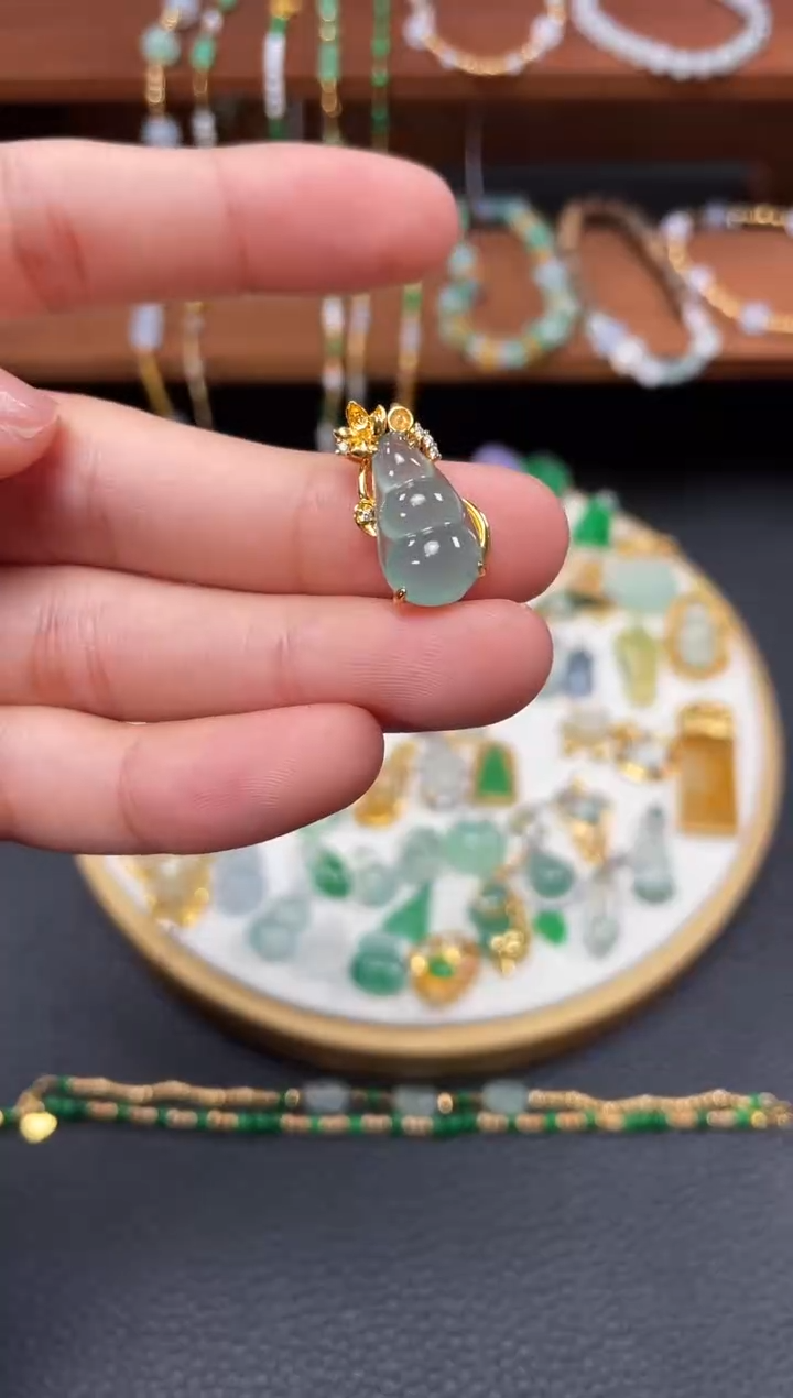 【闪购商品】翡翠吊坠(不含链)18K金镶嵌一个   JK726