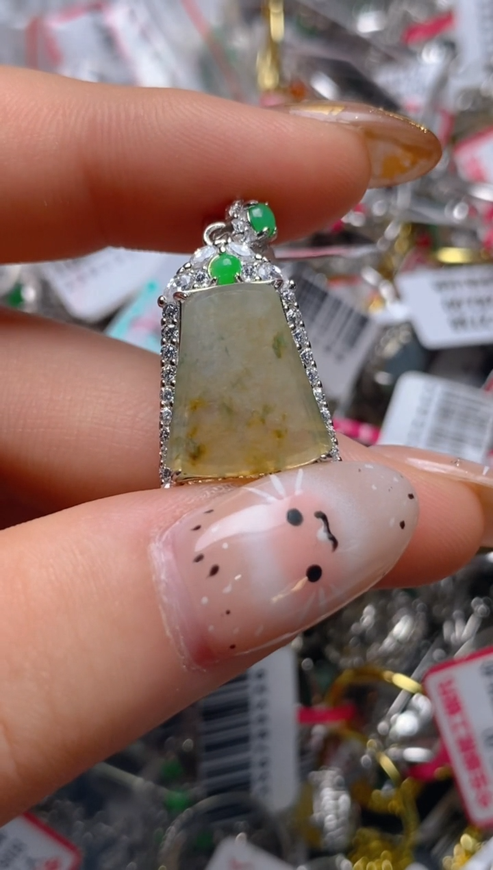 银S925镶嵌戒指翡翠百内无证书