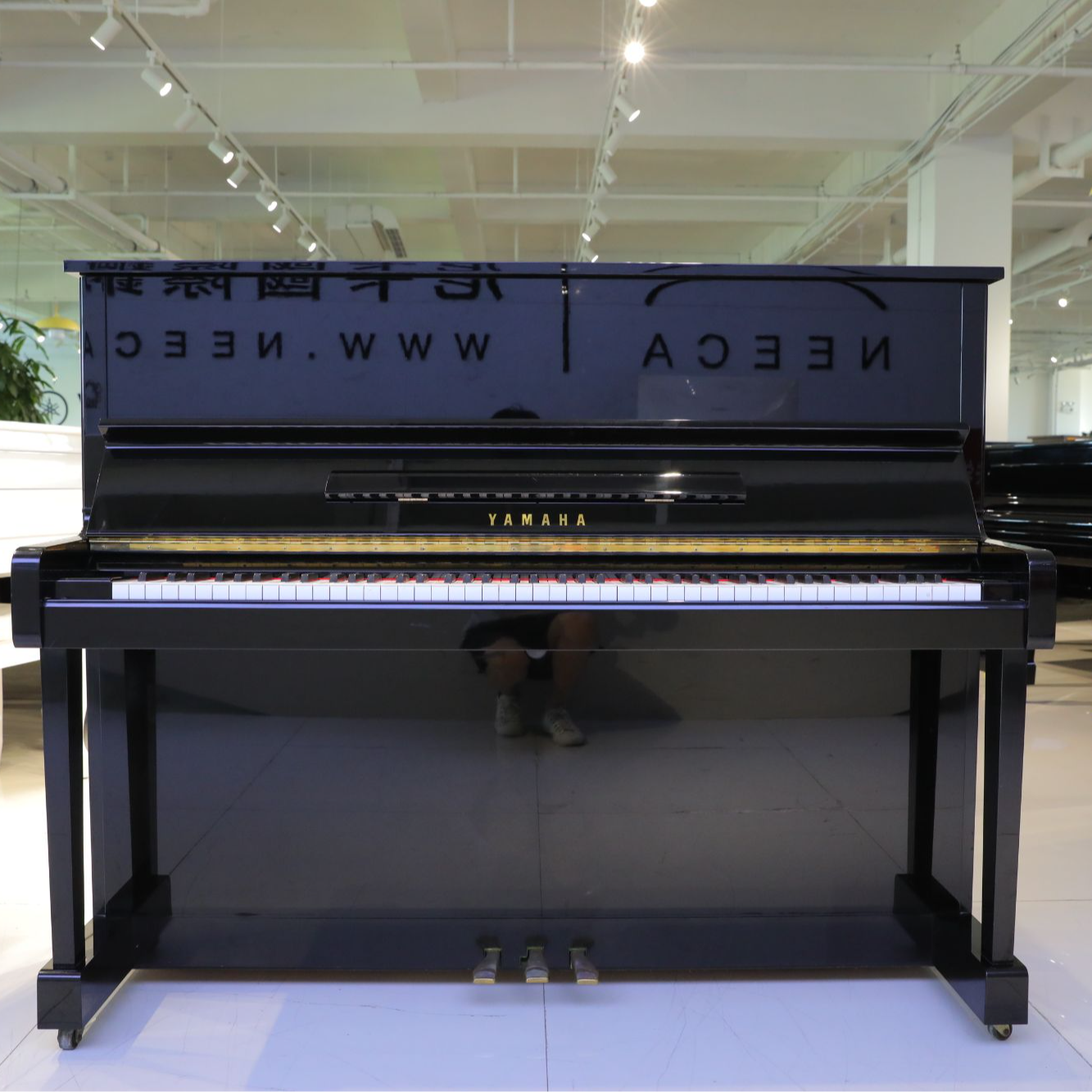 雅YAMA哈 MC301立式钢琴