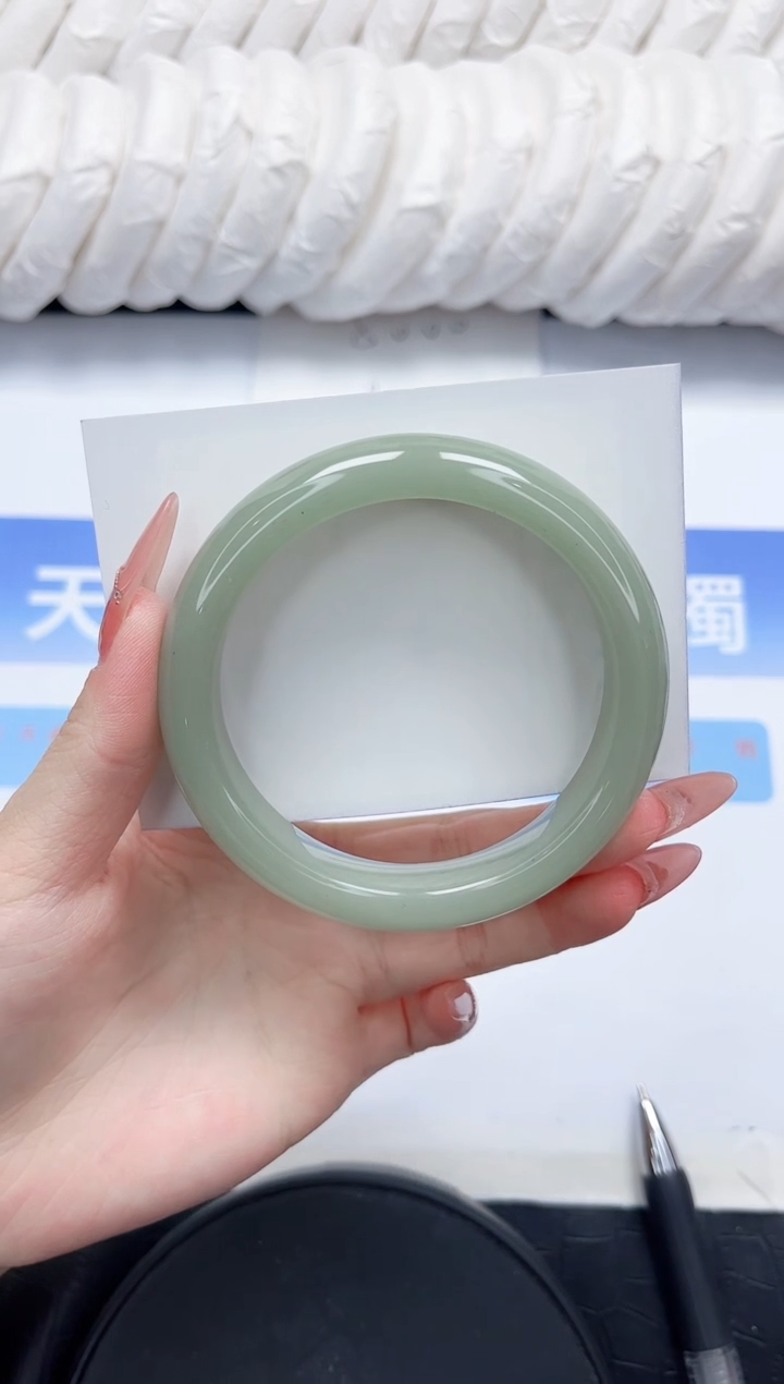 石英质玉手镯未镶嵌152-58