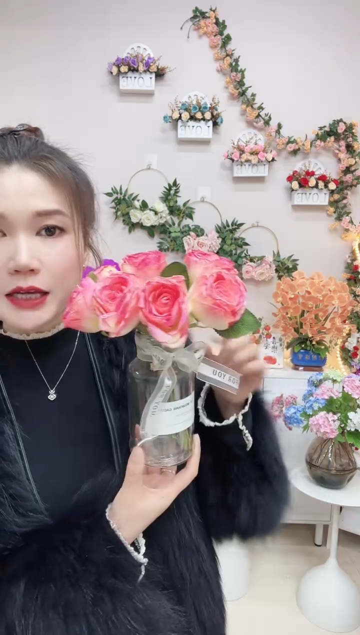 7支粉玫瑰+丝带款玻璃花瓶