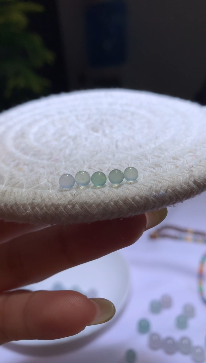 【闪购商品】定制翡翠未镶嵌4卡珠子380+38
