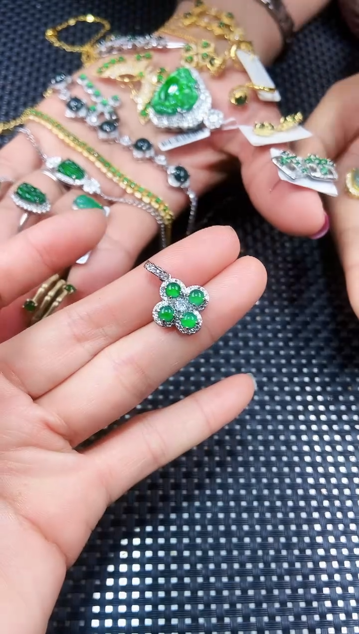 【闪购商品】翡翠吊坠(不含链)未镶嵌111111111