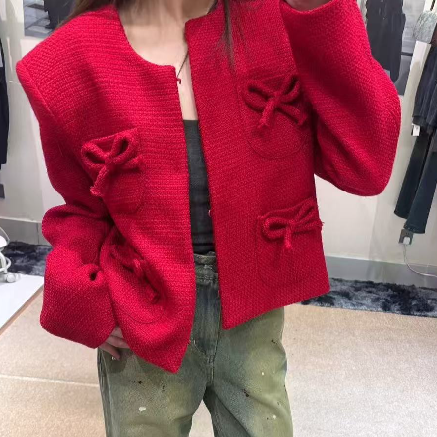 红色蝴蝶结短外套