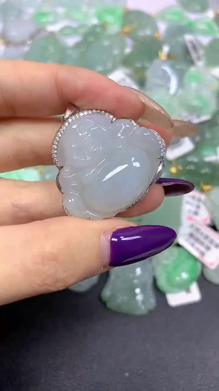 颈饰未镶嵌翡翠 