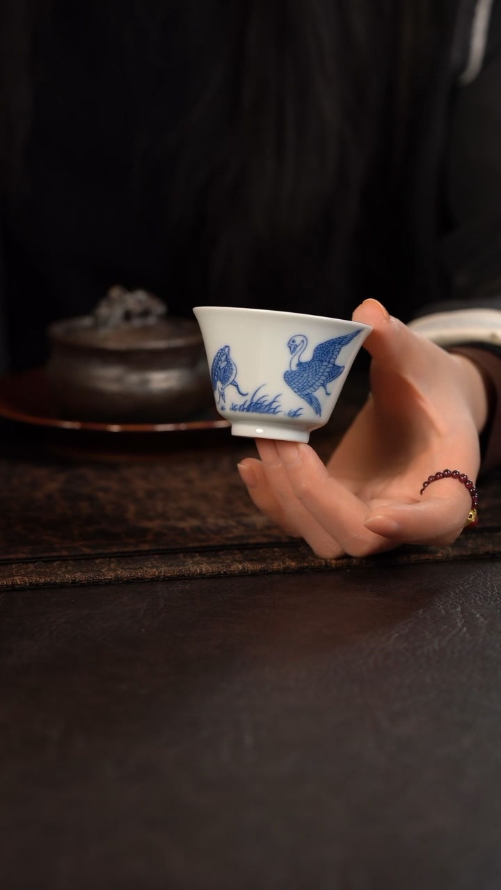 【闪购商品】杯HLX陶瓷鸿鹄马蹄撇口杯 随机