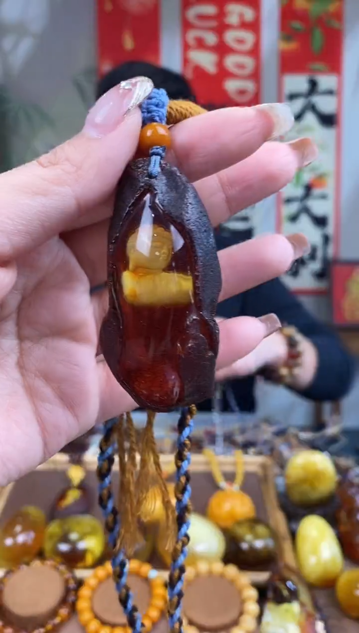 【闪购商品】琥珀裸石未镶嵌基地发货 一物一证 顺丰包邮