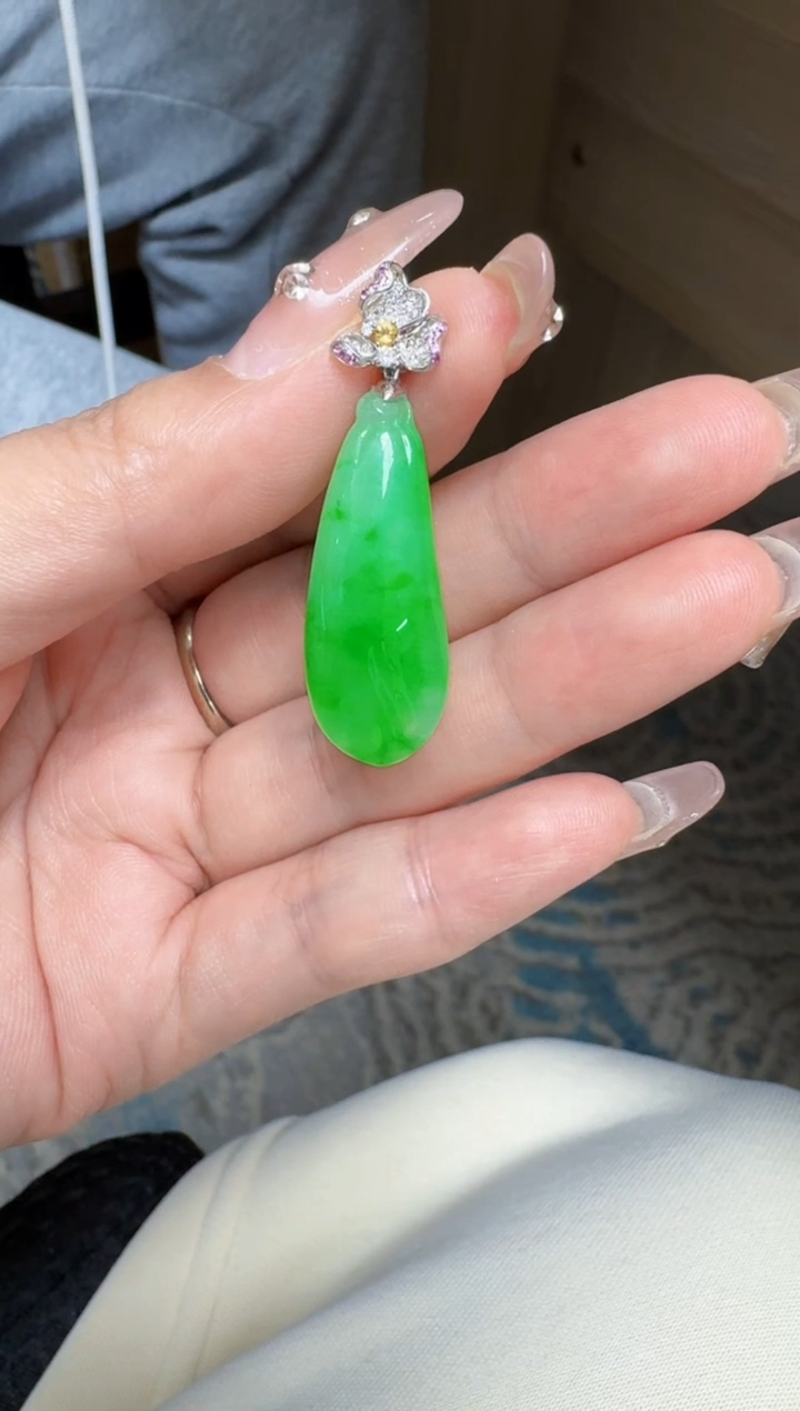 【闪购商品】翡翠颈饰18K金镶嵌缅甸翡翠A货吊坠
