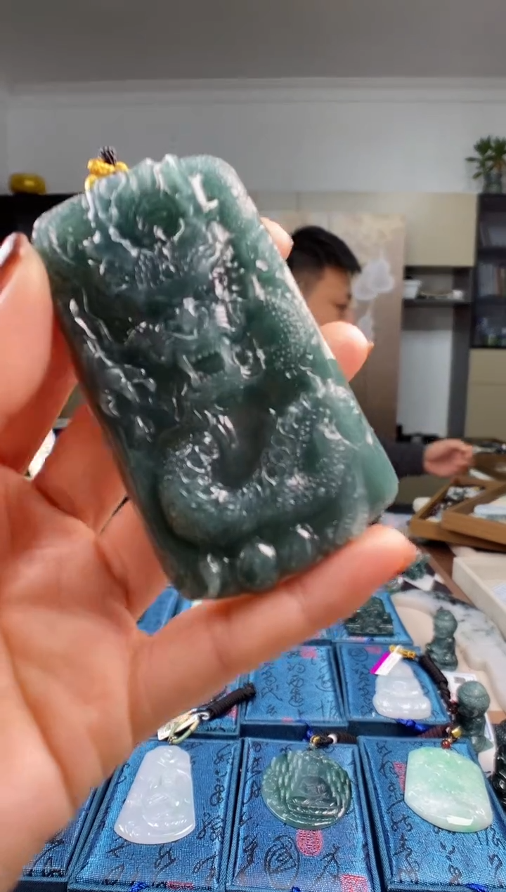 颈饰未镶嵌翡翠多样性发其一