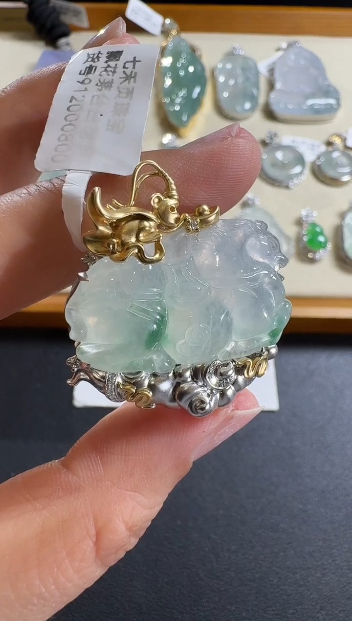 【闪购商品】翡翠吊坠(不含链)18K金镶嵌【源头工厂】钻石镶嵌