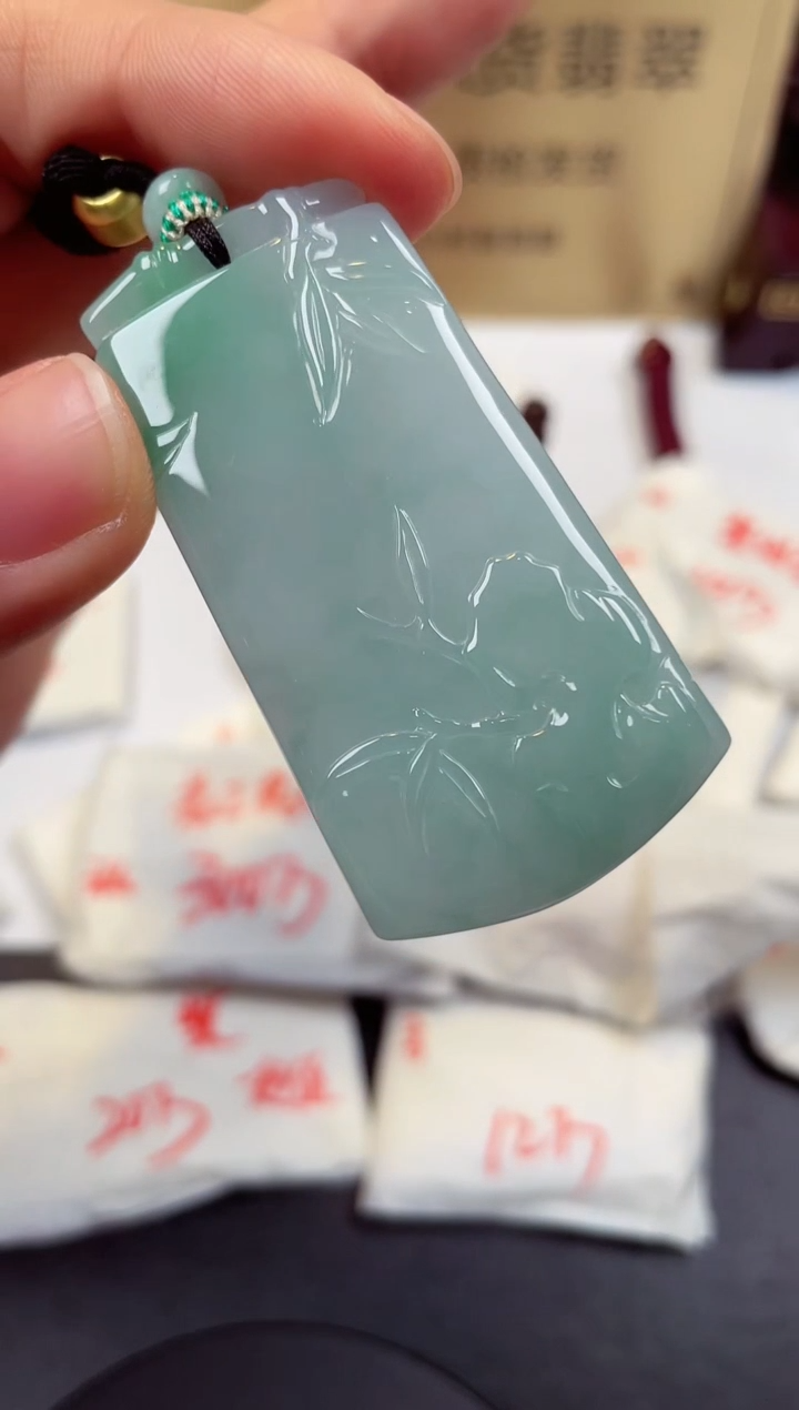 【闪购商品】翡翠颈饰未镶嵌天然缅甸翡翠A货