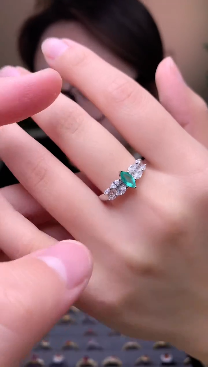 【闪购商品】祖母绿戒指银S925镶嵌戒指