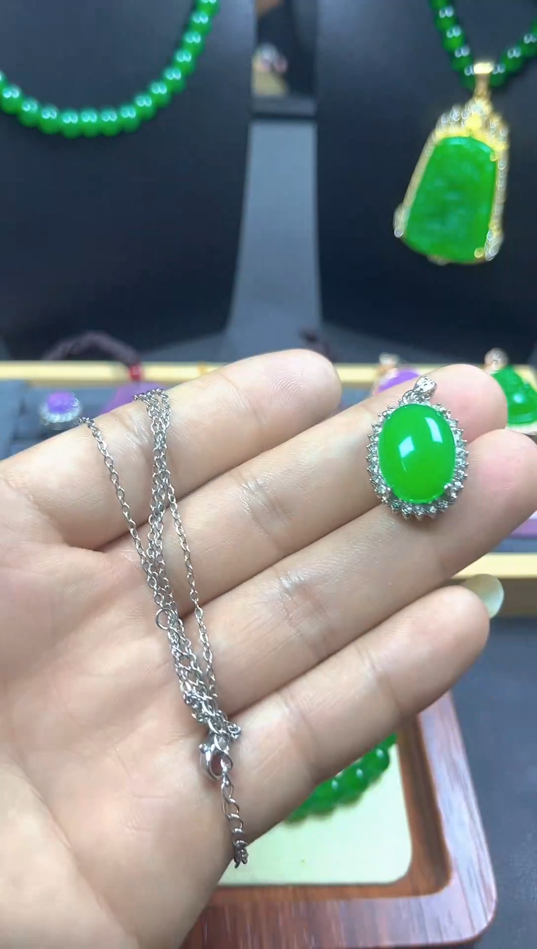 颈饰银S925镀金镶嵌翡翠单面