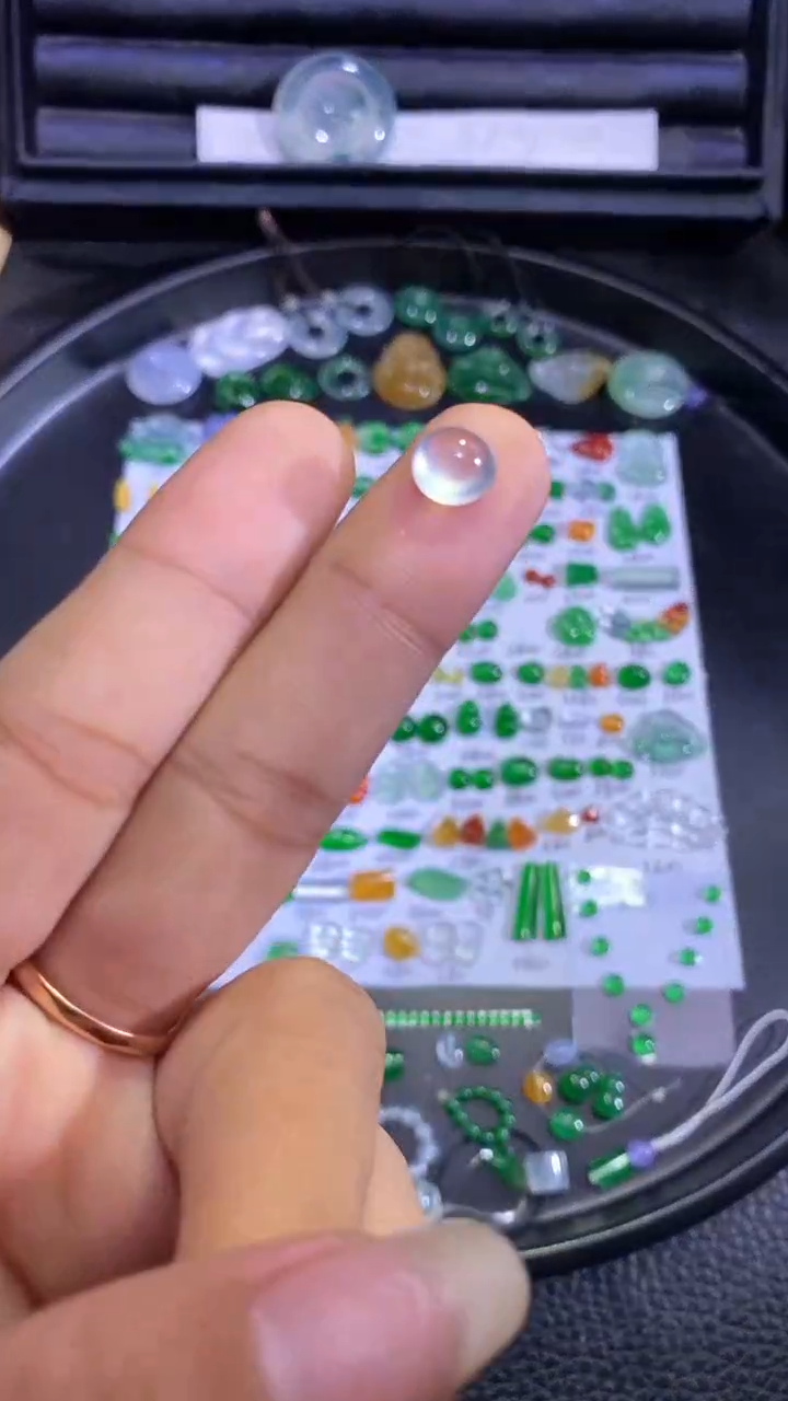 未镶嵌挂件翡翠蛋