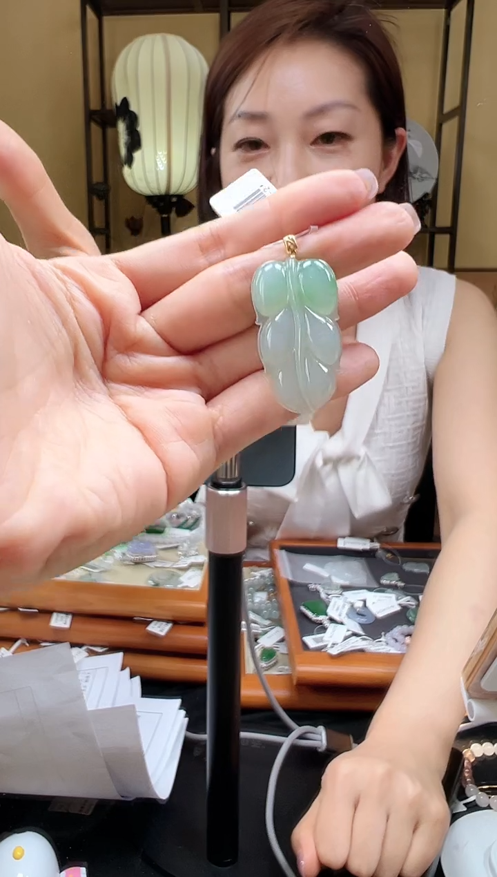 翡翠18K金镶嵌颈饰DFZ0414-3