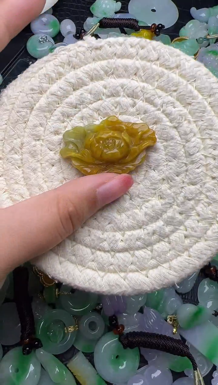 翡翠未镶嵌颈饰天然缅甸翡翠吊坠