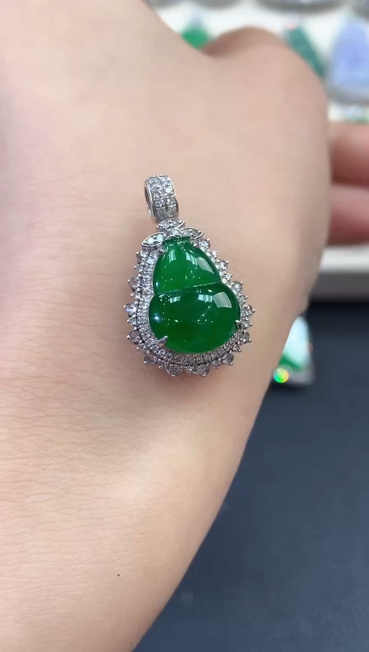 【闪购商品】翡翠吊坠(不含链)18K金镶嵌C139