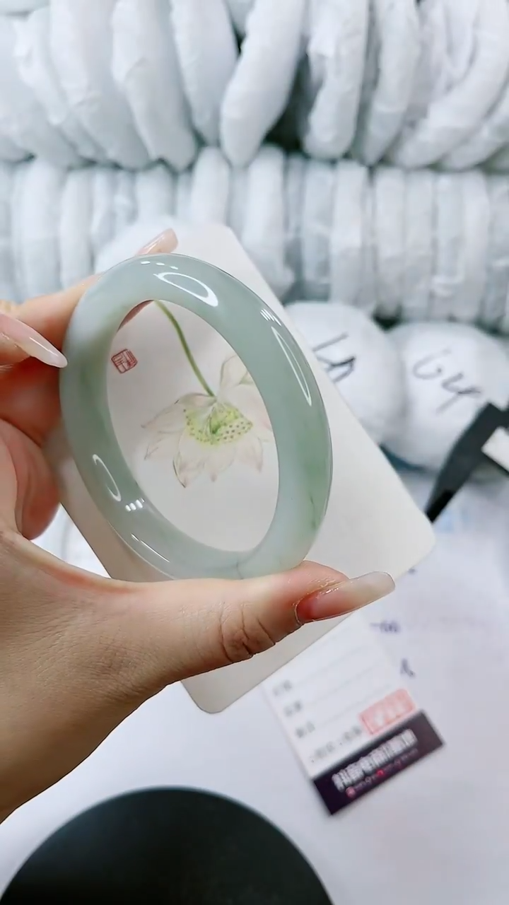 【闪购商品】石英质玉手镯未镶嵌0397562993-62多样性发货