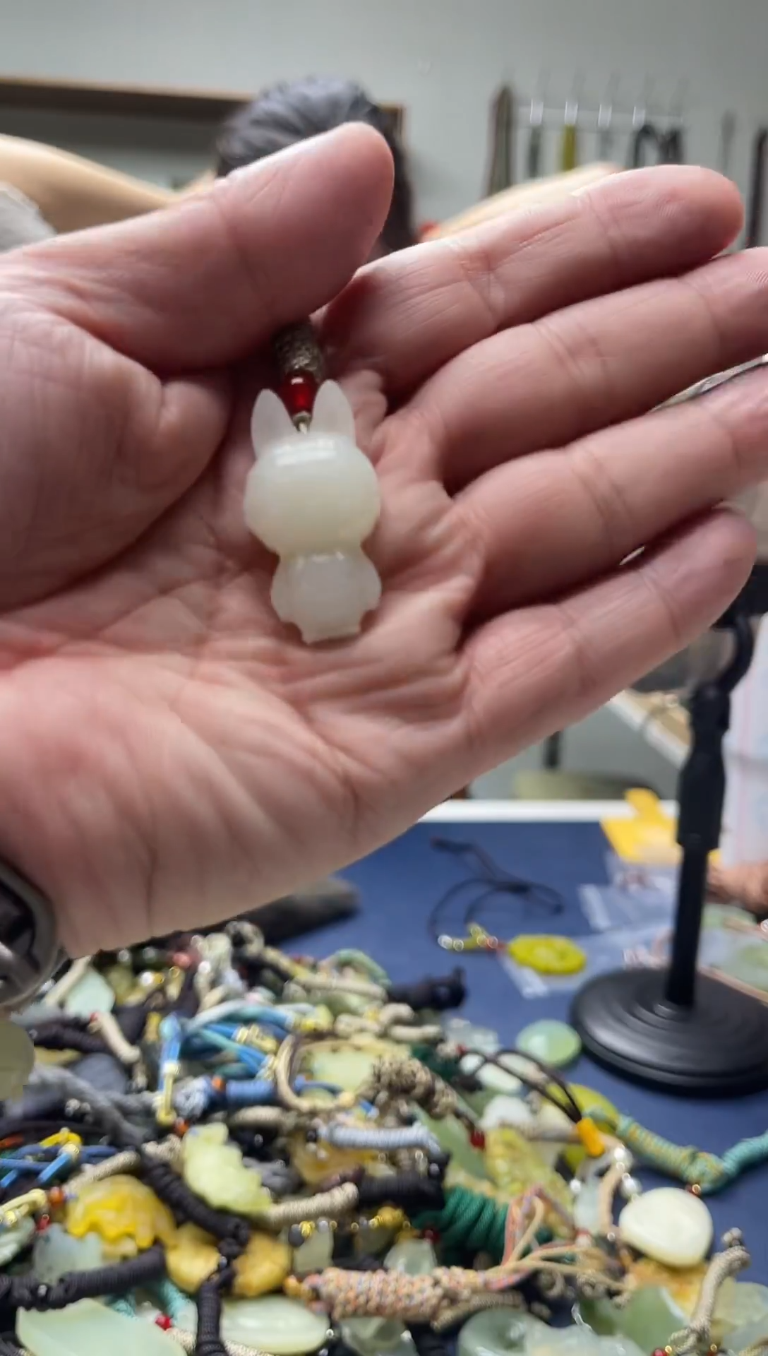 未镶嵌岫玉吊坠`