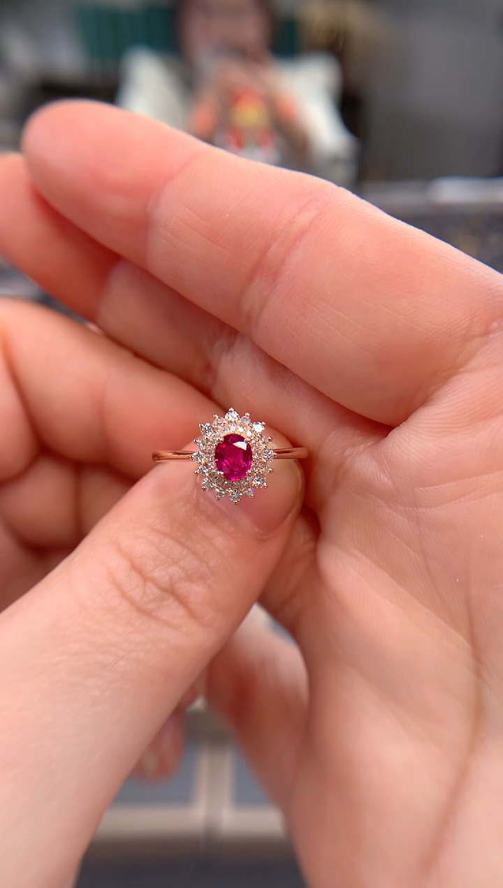 【闪购商品】红宝石戒指18K金镶嵌红宝石