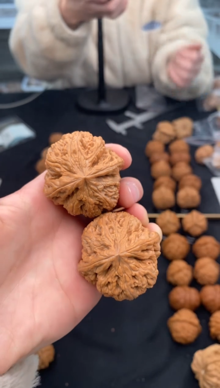 【闪购商品】文玩核桃把件肉球筋41-t051