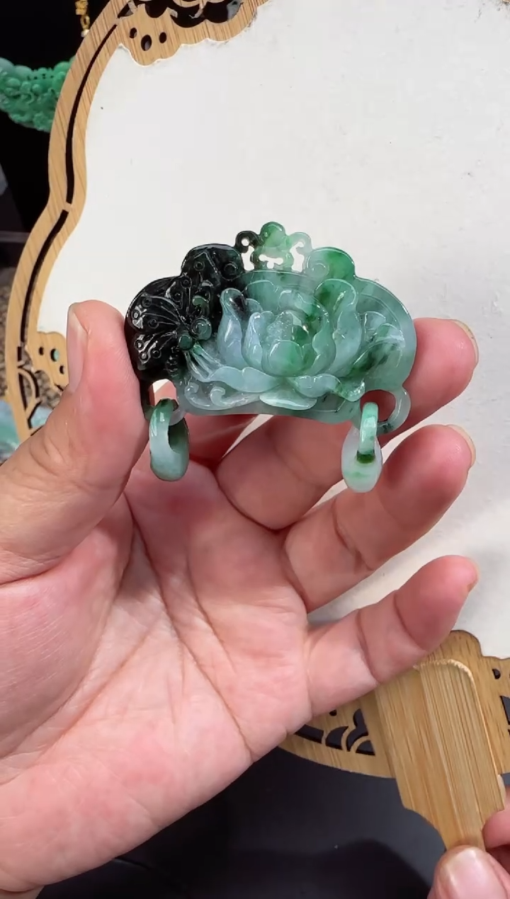 【闪购商品】翡翠颈饰未镶嵌牌子