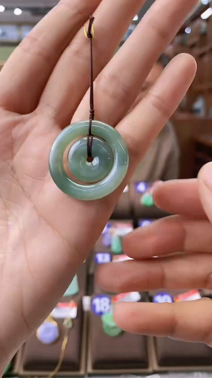 【闪购商品】翡翠颈饰未镶嵌子母扣