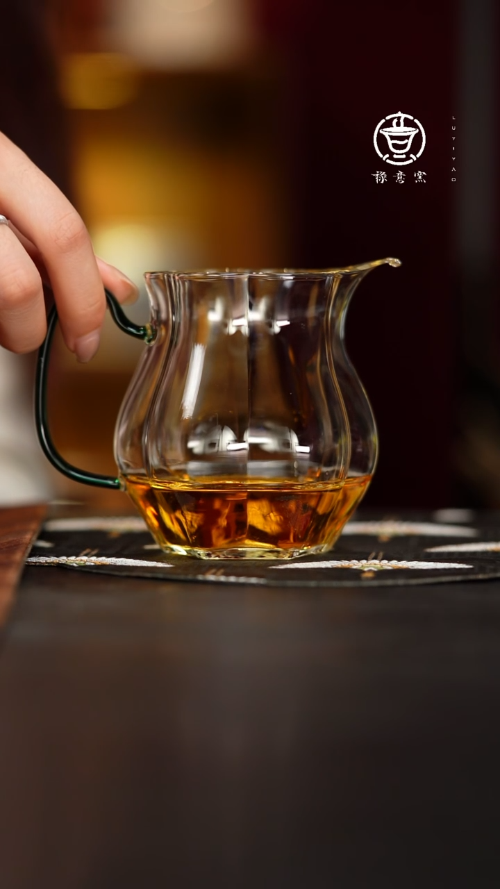 【闪购商品】禄意窑花口带把手公道杯