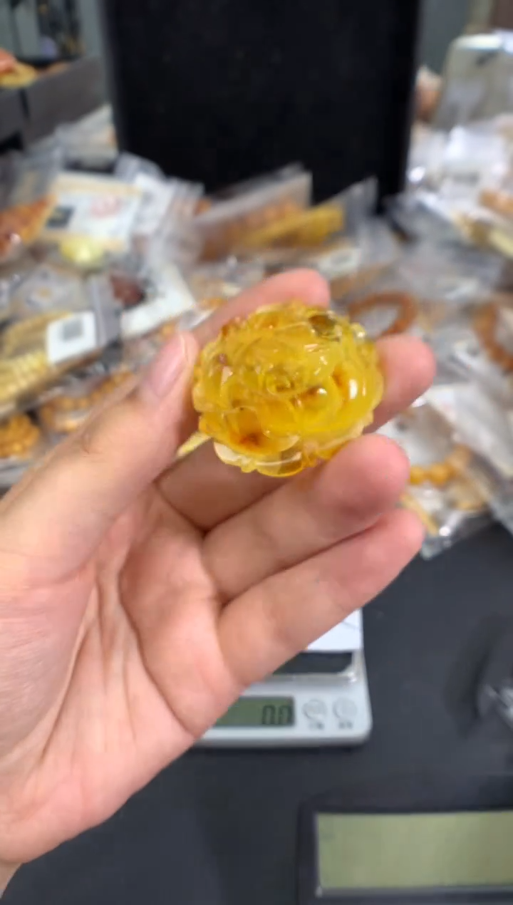 蜜蜡未镶嵌珠宝奇石1