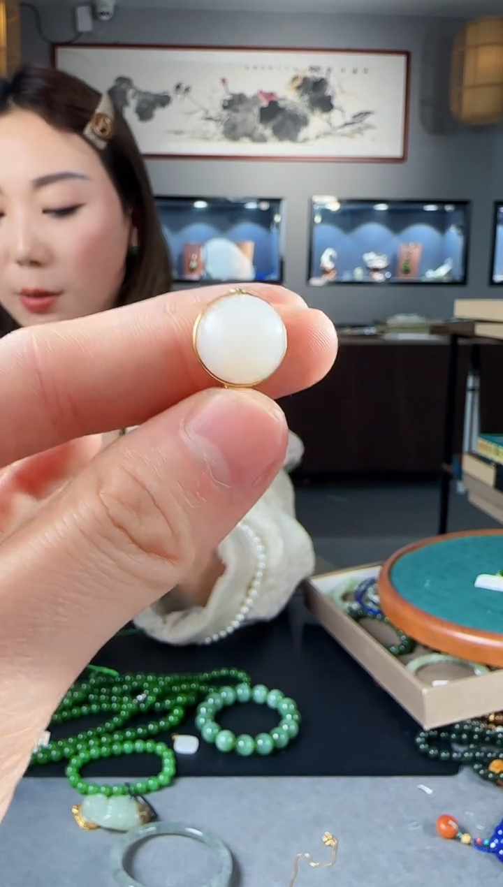 【闪购商品】和田玉戒指18K金镶嵌1