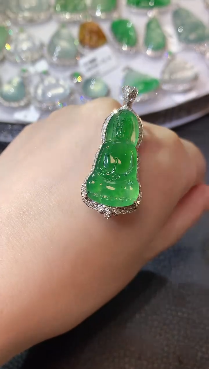 【闪购商品】翡翠吊坠(不含链)18K金镶嵌A100    