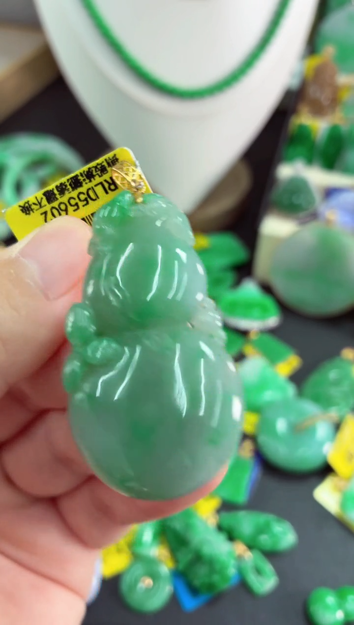 吊坠(不含链)18K金镶嵌翡翠挂件