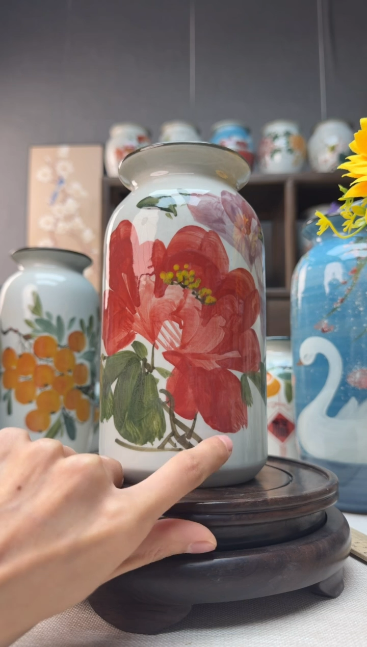 【闪购商品】瓶景德镇手绘陶瓷花瓶底部无孔高20口8左右