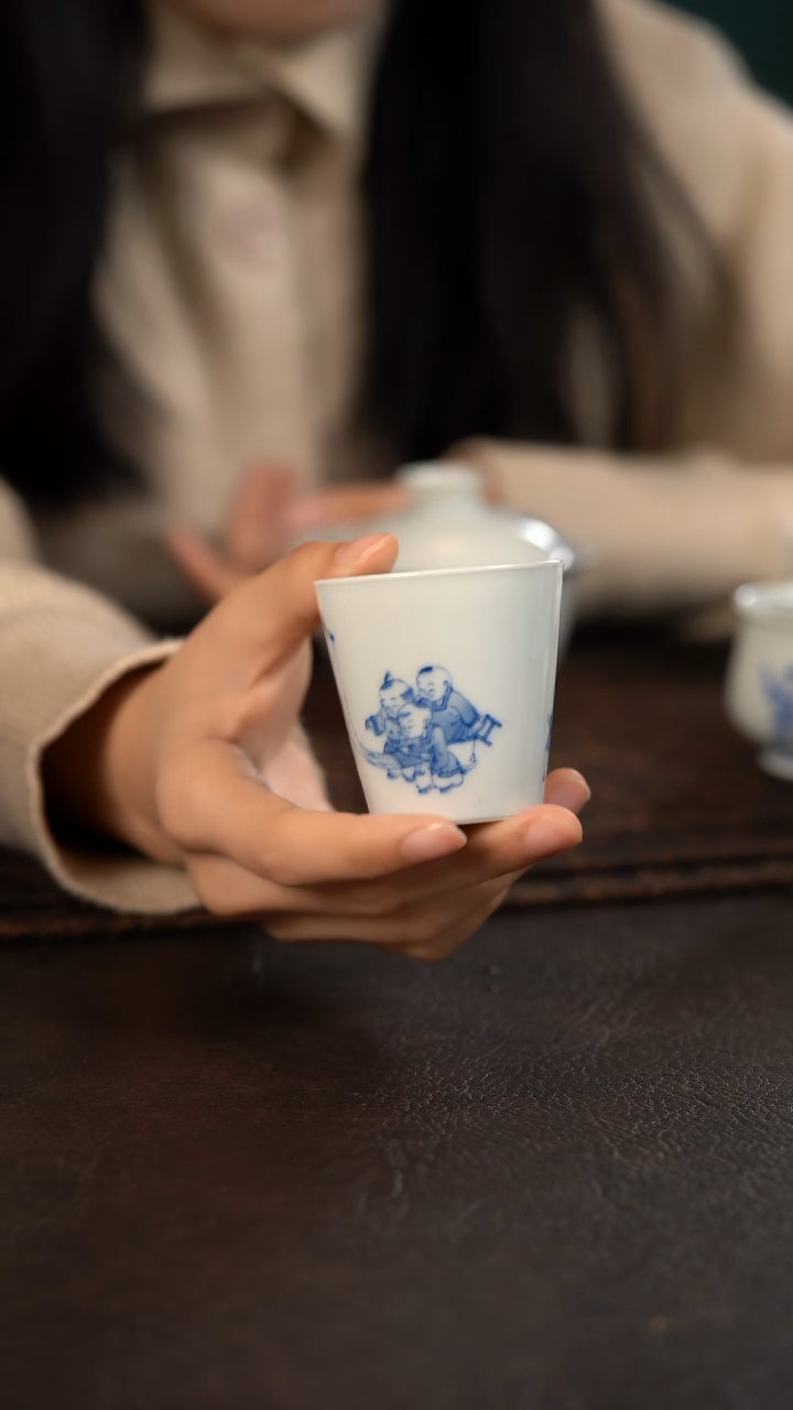 【闪购商品】杯聚澜堂童子赏画直口杯