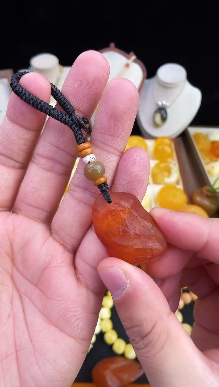 琥珀未镶嵌珠宝奇石柒月