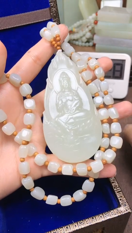 颈饰未镶嵌和田玉亨***！天下