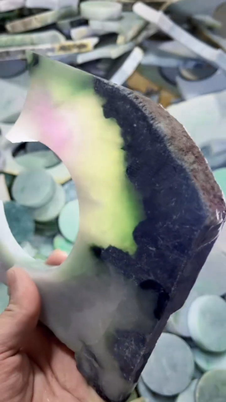 【闪购商品】翡翠挂件未镶嵌A货康壹811