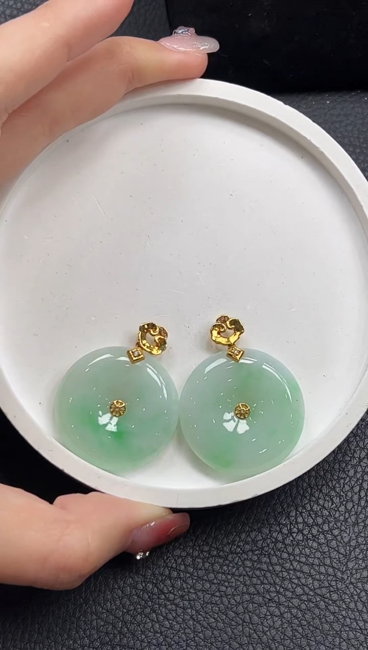 【闪购商品】翡翠颈饰18K金镶嵌平安扣多样性发1件