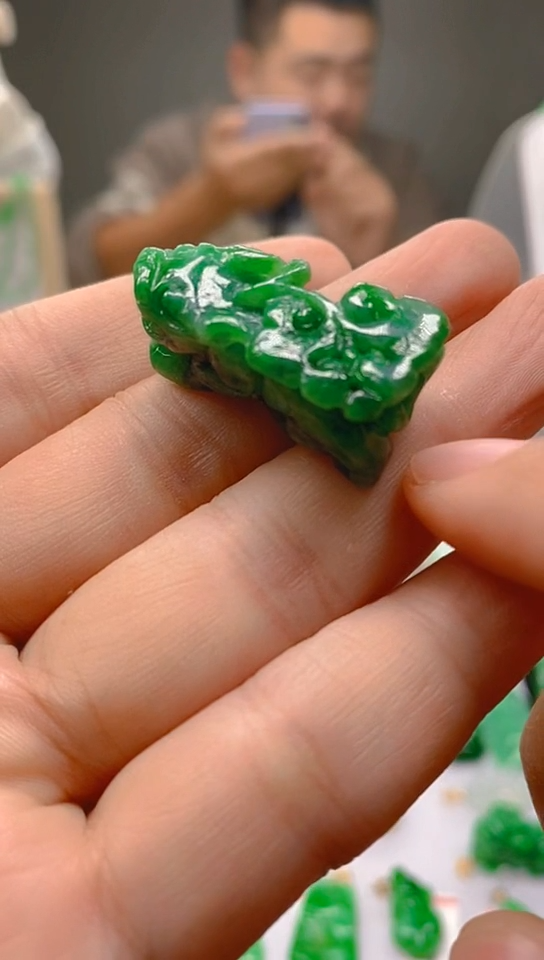 【闪购商品】翡翠颈饰未镶嵌新号开播，全场乱卖