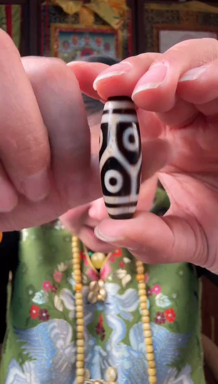 无非金属藏地黑白6眼古珠