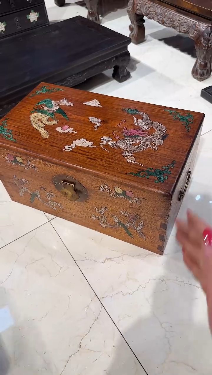 【闪购商品】木木艺40龙凤呈祥黄翻盖箱350.8888