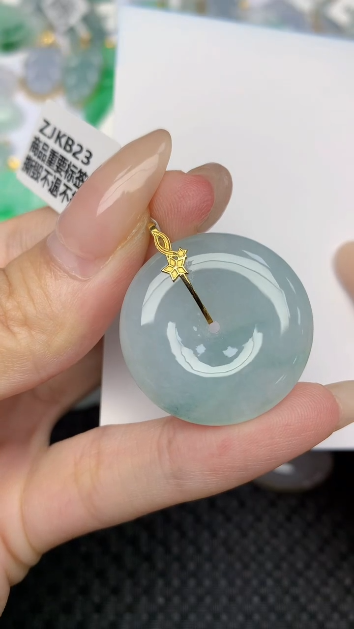 翡翠18K金镶嵌颈饰天然翡翠a货