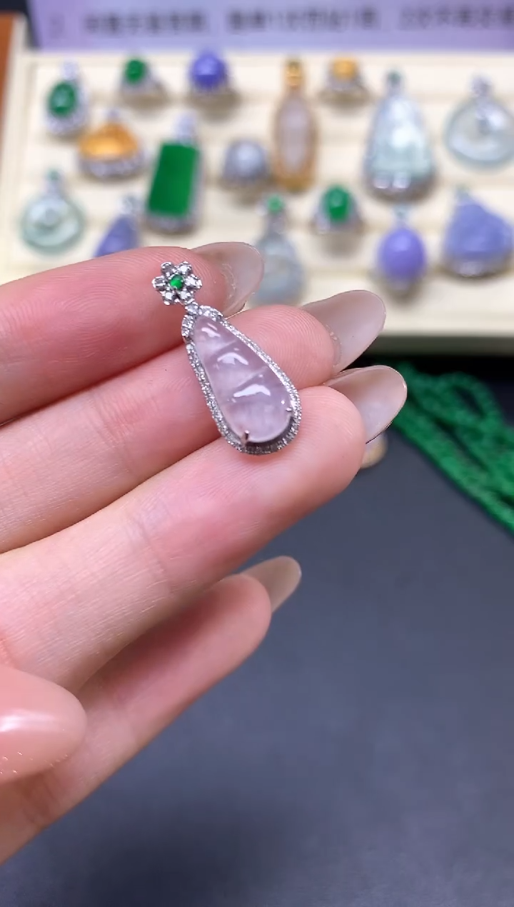 【闪购商品】翡翠吊坠(不含链)18K金镶嵌吊坠|1750+175