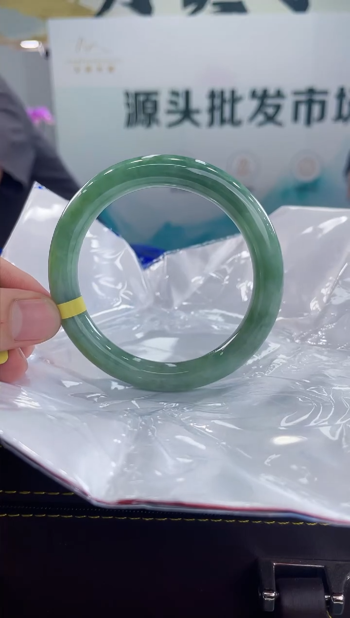 【闪购商品】翡翠手镯未镶嵌手镯