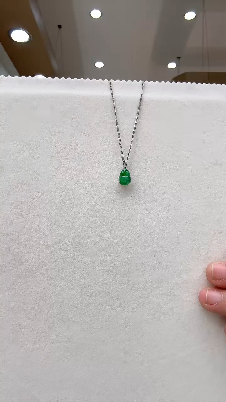 翡翠18K金镶嵌颈饰翡翠葫芦吊坠