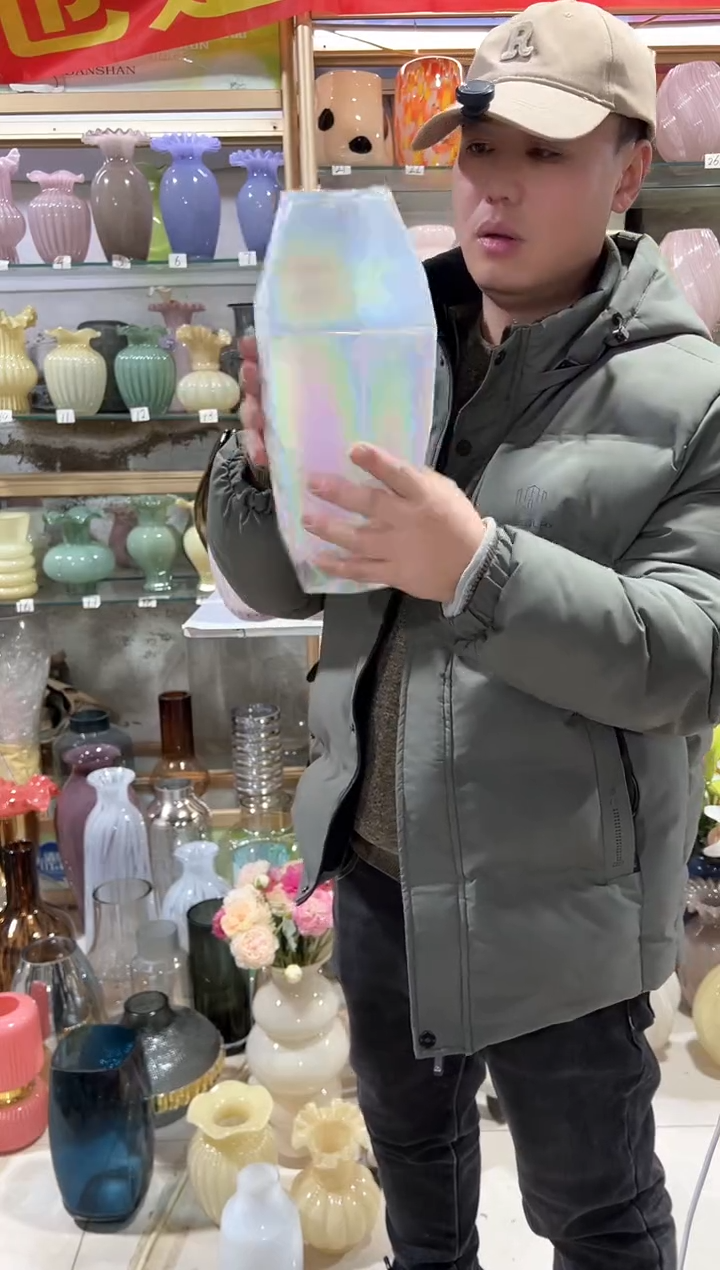 【闪购商品】无铅玻璃白色炫彩花瓶微瑕介意勿拍