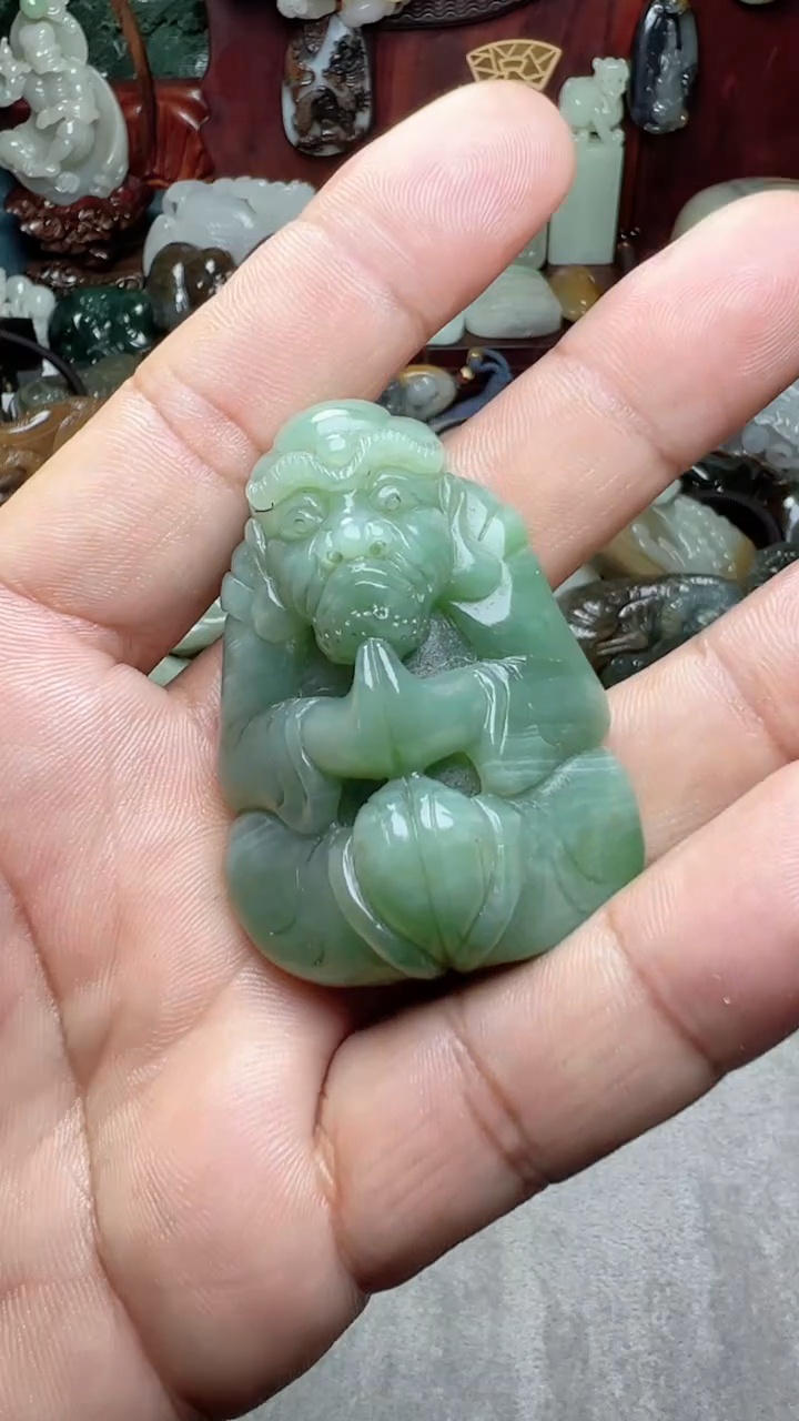 和田玉未镶嵌把件-